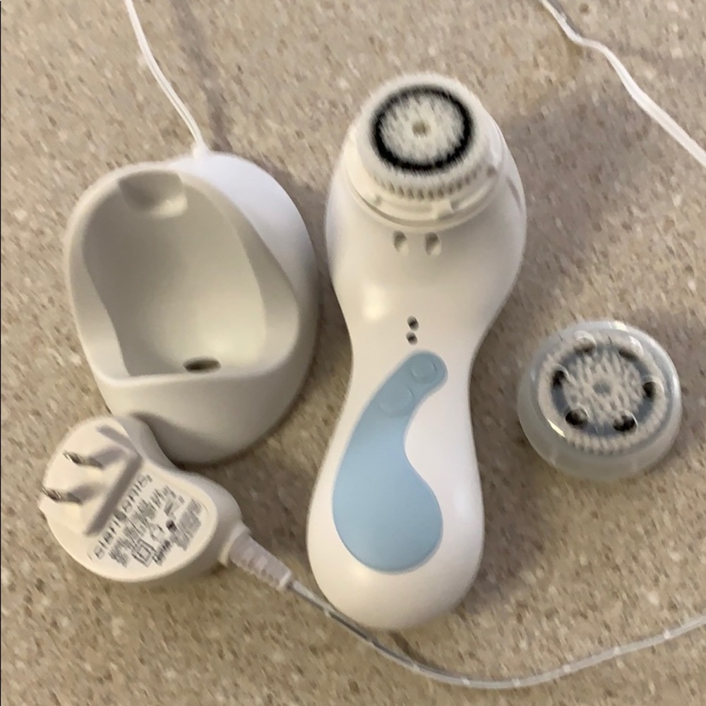 Clarisonic face cleaner